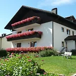 Hotel-gasthof Zum Oberen Wirt רוגן