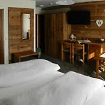 מלון Hotel-gasthof Zum Oberen Wirt 3*