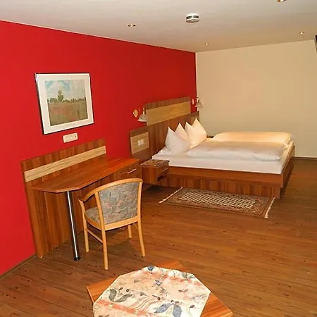 Hotel-gasthof Zum Oberen Wirt מלון רוגן