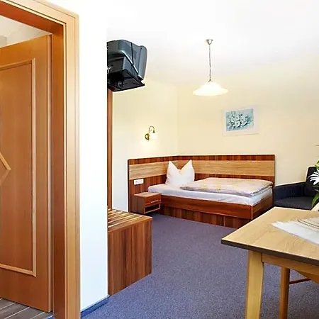 מלון Hotel-gasthof Zum Oberen Wirt