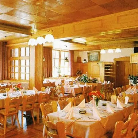מלון Hotel-gasthof Zum Oberen Wirt רוגן