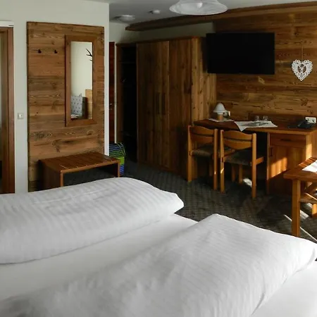 Hotel Hotel-gasthof Zum Oberen Wirt 3*